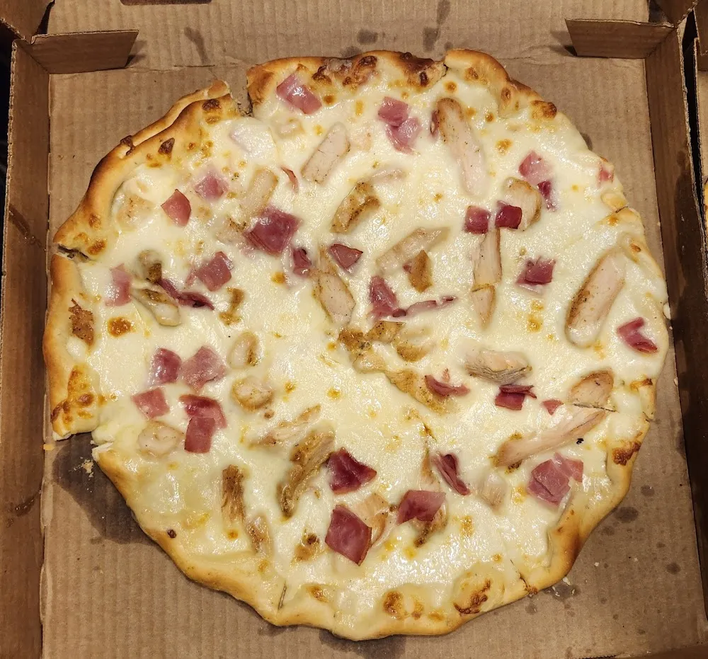 Chicken Alfredo Pizza