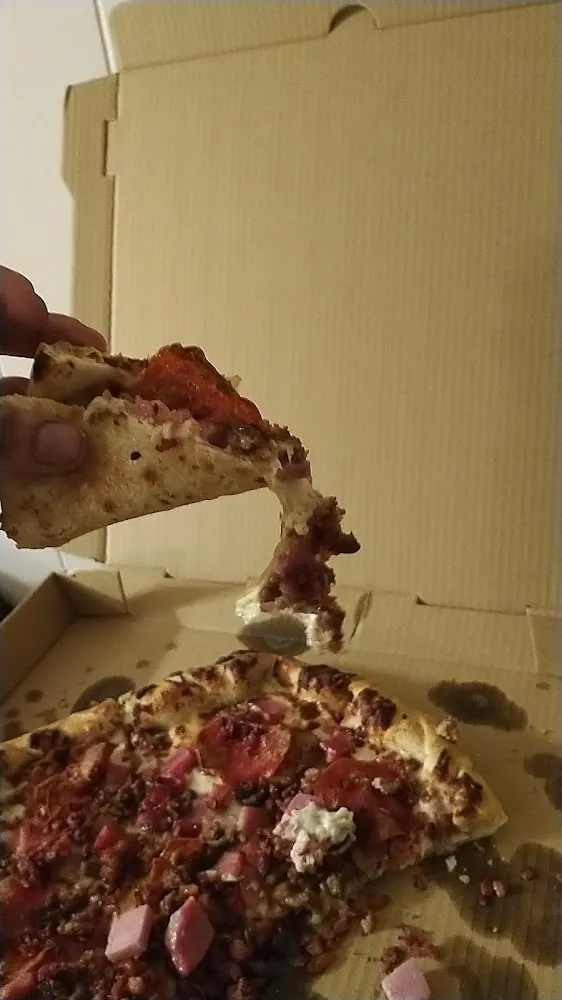 Meets Lover Pizza